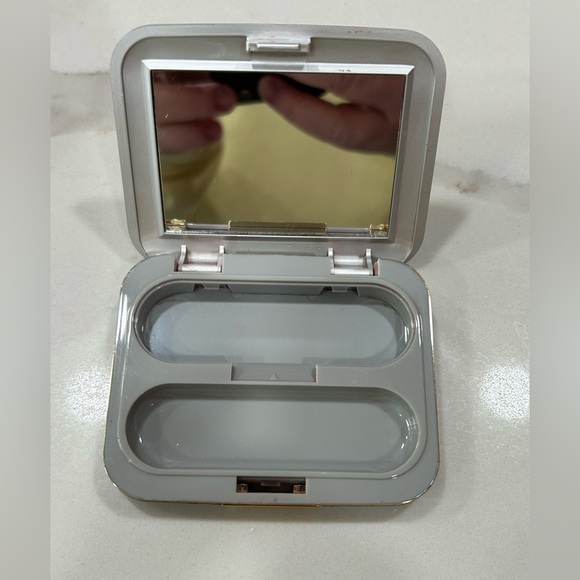 MK Signature Silver Compact Case - Picture 3 of 3